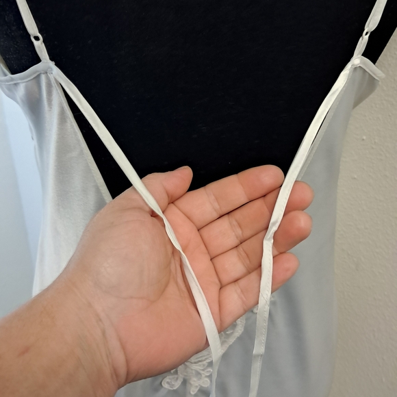 Vintage Victoria's Secret nightgown - Picture 13 of 16